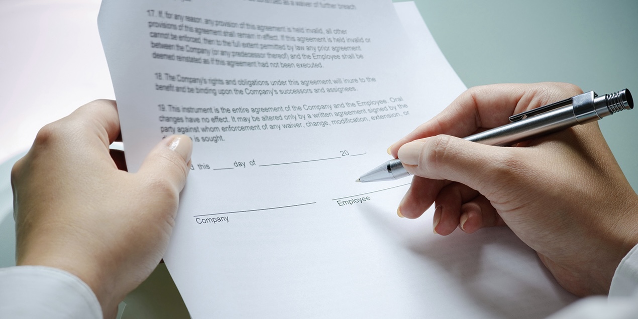 Contrat-type -105927366